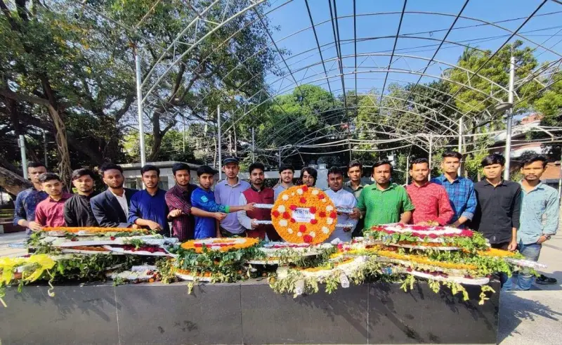 বঙ্গবন্ধুর প্রতিকৃতিতে জবিসাসের আহ্বায়ক কমিটির শ্রদ্ধা বঙ্গবন্ধুর প্রতিকৃতিতে জবিসাসের আহ্বায়ক কমিটির শ্রদ্ধা