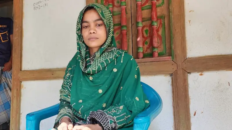 বিয়ের দাবিতে প্রেমিকের বাড়িতে প্রেমিকার অনশন বিয়ের দাবিতে প্রেমিকের বাড়িতে প্রেমিকার অনশন