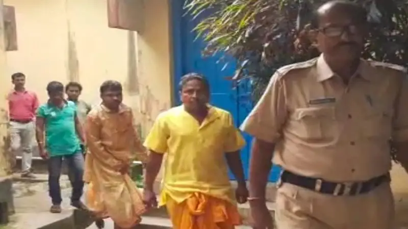 বাল্যবিবাহ: বরসহ পুরোহিত জেলে বাল্যবিবাহ: বরসহ পুরোহিত জেলে
