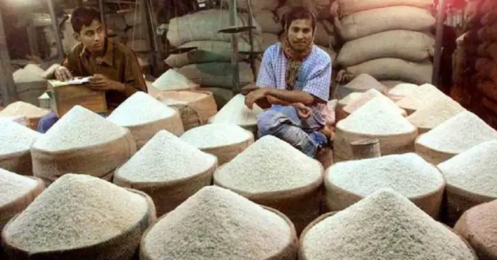 ১৫ লাখ টন আসছে ॥ স্থিতিশীল হবে চালের বাজার ১৫ লাখ টন আসছে ॥ স্থিতিশীল হবে চালের বাজার