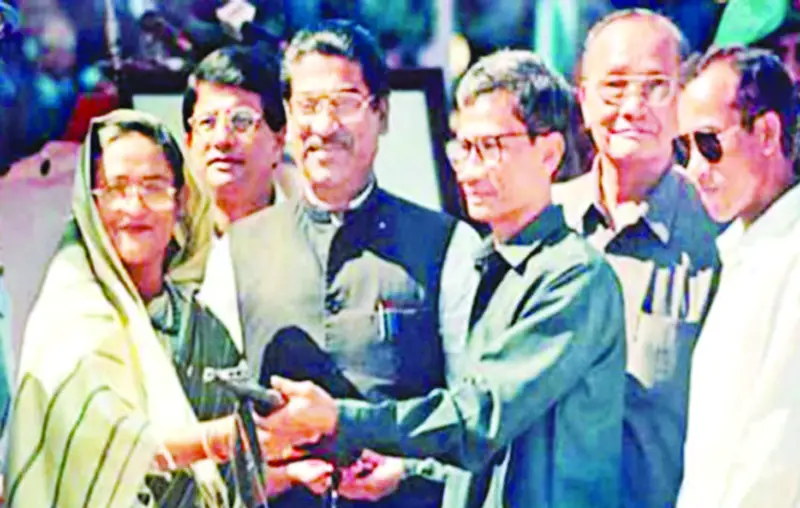 আতঙ্কের পাহাড়ে উন্নয়নের ছোঁয়া আতঙ্কের পাহাড়ে উন্নয়নের ছোঁয়া