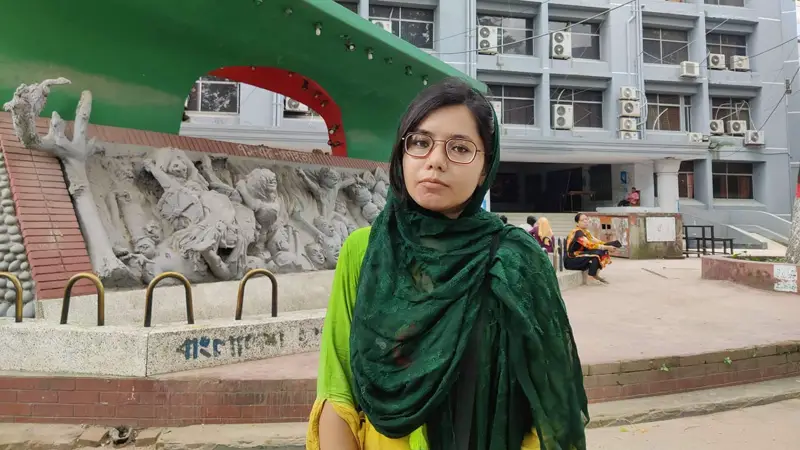 সম্মাননা ও চাকরি পেলেন জবির সেই সাহসীকন্যা সম্মাননা ও চাকরি পেলেন জবির সেই সাহসীকন্যা