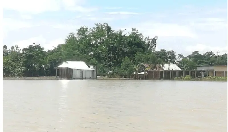 সিলেটে বন্যায় বিপর্যস্ত জনজীবন