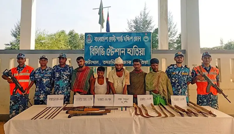 হাতিয়ায় জলদস্যুদের মধ্যে গোলাগুলি, নিহত ২ হাতিয়ায় জলদস্যুদের মধ্যে গোলাগুলি, নিহত ২
