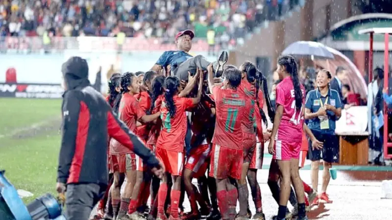 সাফজয়ী নারী দলকে ৫০ লাখ টাকা পুরস্কার ঘোষণা সাফজয়ী নারী দলকে ৫০ লাখ টাকা পুরস্কার ঘোষণা