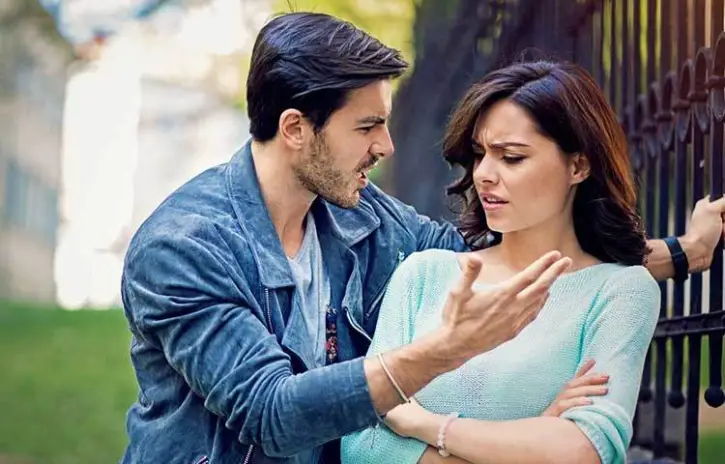 প্রেমিককে ভুলেও যেসব কথা বলবেন না প্রেমিককে ভুলেও যেসব কথা বলবেন না
