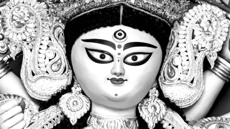 রূপবৈচিত্র্যে দশভুজার আরাধনা রূপবৈচিত্র্যে দশভুজার আরাধনা