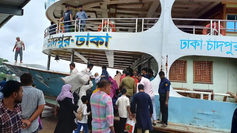 চাঁদপুর-ঢাকা লঞ্চ চলাচল শুরু চাঁদপুর-ঢাকা লঞ্চ চলাচল শুরু