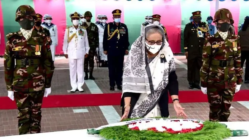 টুঙ্গিপাড়ায় বঙ্গবন্ধুর সমাধিতে শ্রদ্ধা নিবেদন প্রধানমন্ত্রীর টুঙ্গিপাড়ায় বঙ্গবন্ধুর সমাধিতে শ্রদ্ধা নিবেদন প্রধানমন্ত্রীর