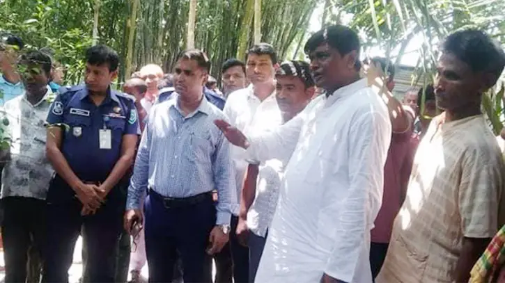 গোবিন্দগঞ্জে ৪টি মন্দির ও প্রতিমা ভাঙচুর গোবিন্দগঞ্জে ৪টি মন্দির ও প্রতিমা ভাঙচুর
