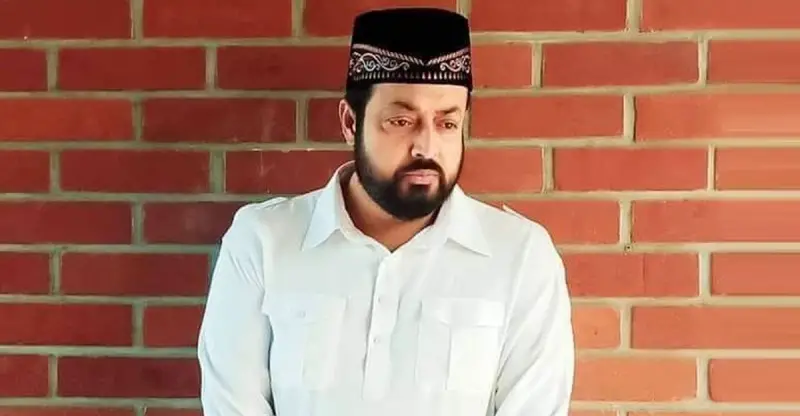 ভক্তদের পাঁচ ওয়াক্ত নামাজ পড়ার পরামর্শ দিলেন ওমর সানী ভক্তদের পাঁচ ওয়াক্ত নামাজ পড়ার পরামর্শ দিলেন ওমর সানী