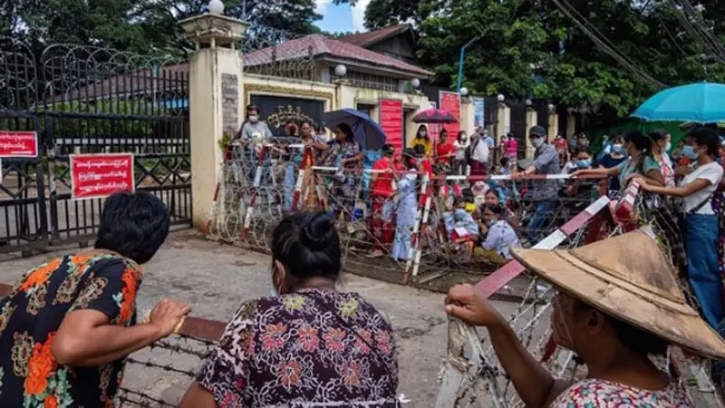 মিয়ানমারে কারাগারে বিস্ফোরণের ঘটনায় নিহত ৮