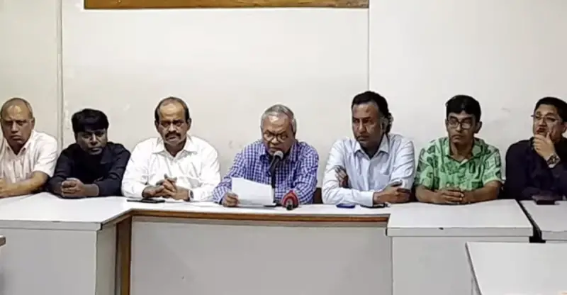 পতনের ভয়ে সরকার আর্তনাদ করছে : রিজভী পতনের ভয়ে সরকার আর্তনাদ করছে : রিজভী