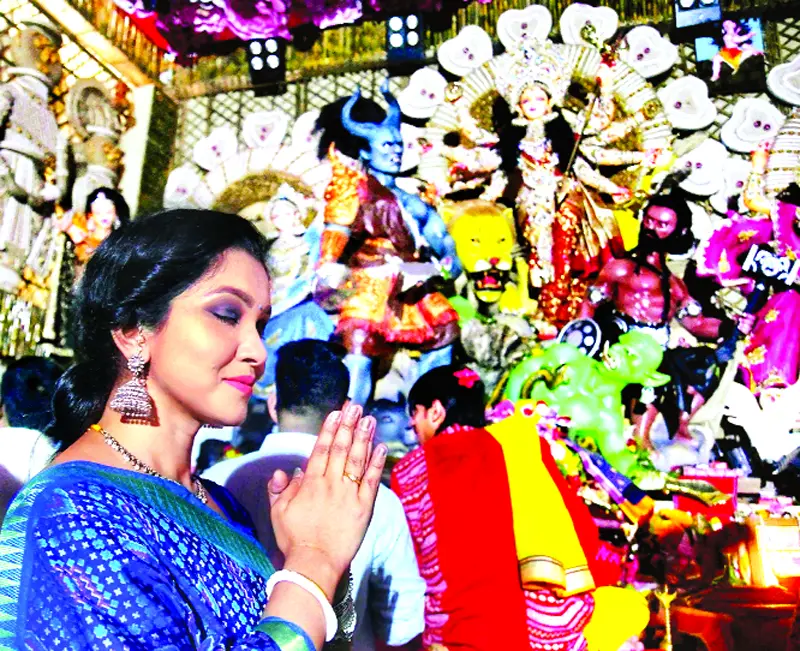 আজ বিজয়া দশমী ॥ পাঁচ দিনের মিলনমেলা ভাঙবে আজ বিজয়া দশমী ॥ পাঁচ দিনের মিলনমেলা ভাঙবে