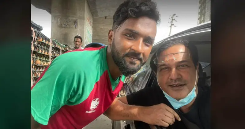 আসিফের সঙ্গে ছবি তুললেন ‘বিলিওনিয়ার’ ডিম ব্যবসায়ী! আসিফের সঙ্গে ছবি তুললেন ‘বিলিওনিয়ার’ ডিম ব্যবসায়ী!