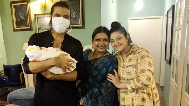 ছেলের আকিকা দিলেন রাজ-পরী ছেলের আকিকা দিলেন রাজ-পরী