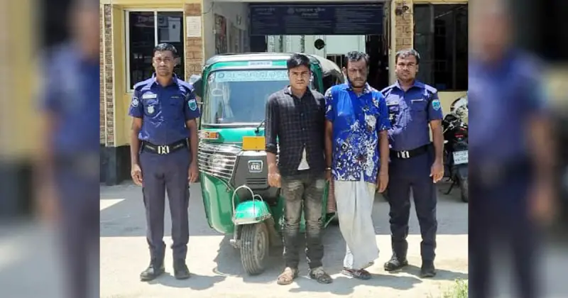 রাণীনগরে চুরি যাওয়া সিএনজি উদ্ধার॥ গ্রেফতার ২ রাণীনগরে চুরি যাওয়া সিএনজি উদ্ধার॥ গ্রেফতার ২
