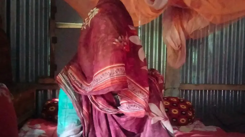 জামালপুরে বিয়ের দাবিতে প্রেমিকের বাড়িতে তরুণীর অনশন জামালপুরে বিয়ের দাবিতে প্রেমিকের বাড়িতে তরুণীর অনশন