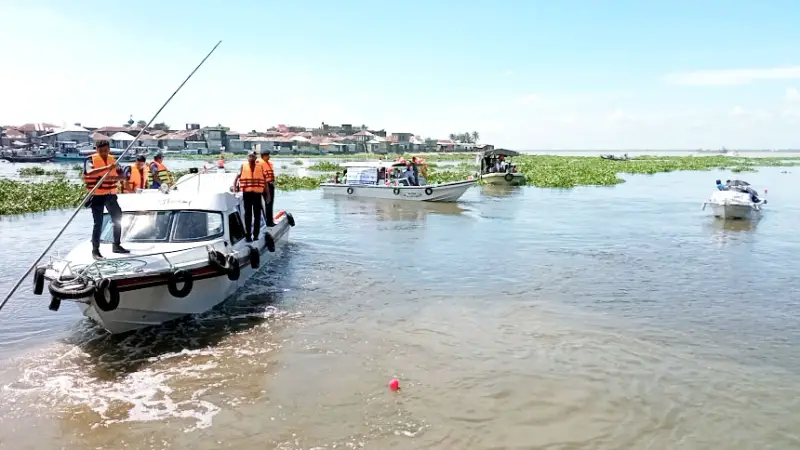 মা ইলিশ সংরক্ষণ অভিযানে নৌ র‌্যালি