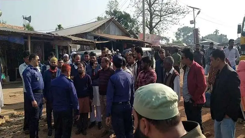 পুলিশের বাঁধার মুখে ফিরে গেল বিএনপির তিন শতাধিক নেতাকর্মী পুলিশের বাঁধার মুখে ফিরে গেল বিএনপির তিন শতাধিক নেতাকর্মী