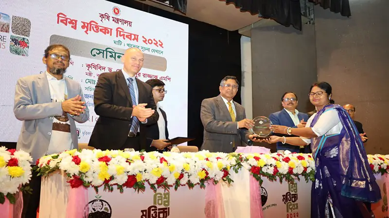 অসাংবিধানিক পদ্ধতিতে সরকারের পতন হবে না: কৃষিমন্ত্রী অসাংবিধানিক পদ্ধতিতে সরকারের পতন হবে না: কৃষিমন্ত্রী