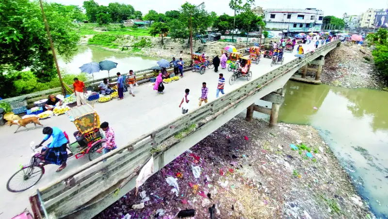 প্রাণহীন সেতু ফিরে পাচ্ছে জীবন প্রাণহীন সেতু ফিরে পাচ্ছে জীবন