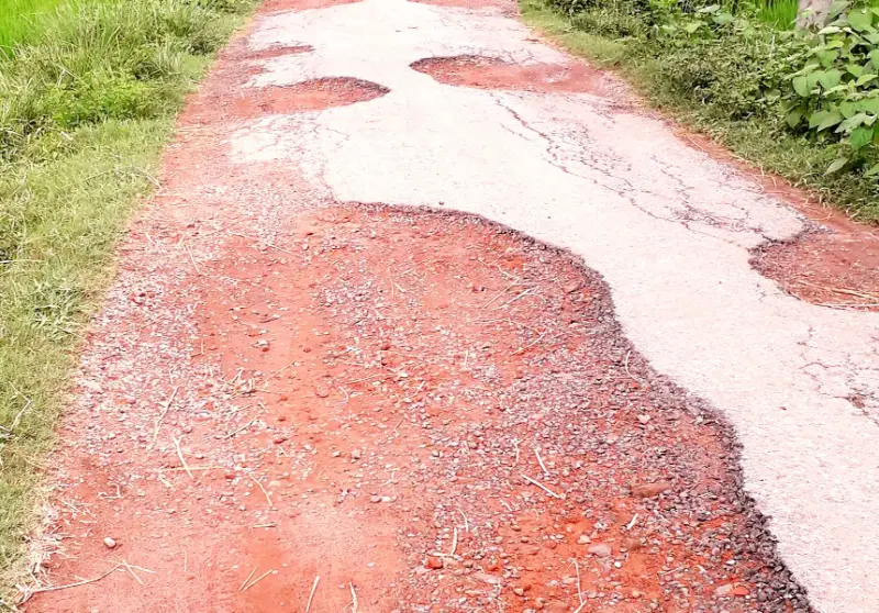 সান্তাহারে রাস্তার বেহাল দশা, দুর্ভোগে পৌরবাসী