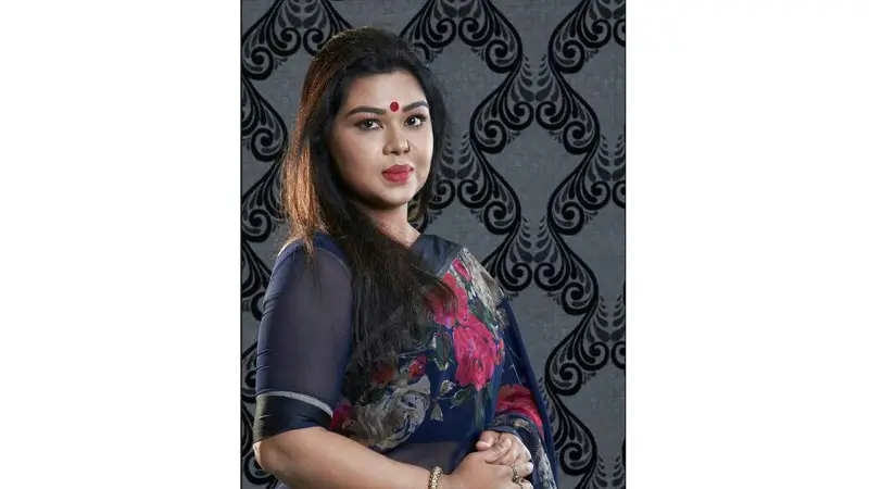 লিসার কণ্ঠে জাতির পিতার ১’শ গান লিসার কণ্ঠে জাতির পিতার ১’শ গান
