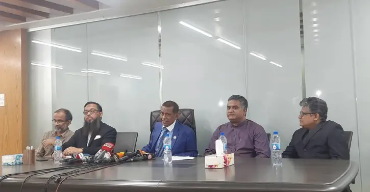 টাকা ফেরত অসম্ভব : চেয়ারম্যান টাকা ফেরত অসম্ভব : চেয়ারম্যান