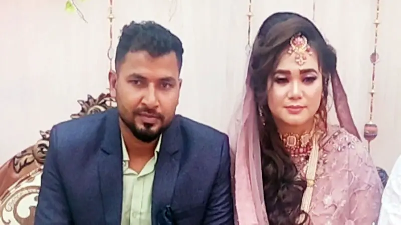 প্রেমের টানে শরীয়তপুরে তাইওয়ানের তরুণী লিইউ হুই প্রেমের টানে শরীয়তপুরে তাইওয়ানের তরুণী লিইউ হুই