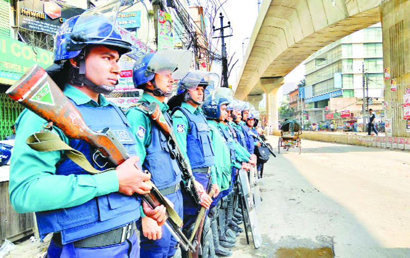 রাজধানীতে তিন স্তরের নিরাপত্তা বেষ্টনী রাজধানীতে তিন স্তরের নিরাপত্তা বেষ্টনী
