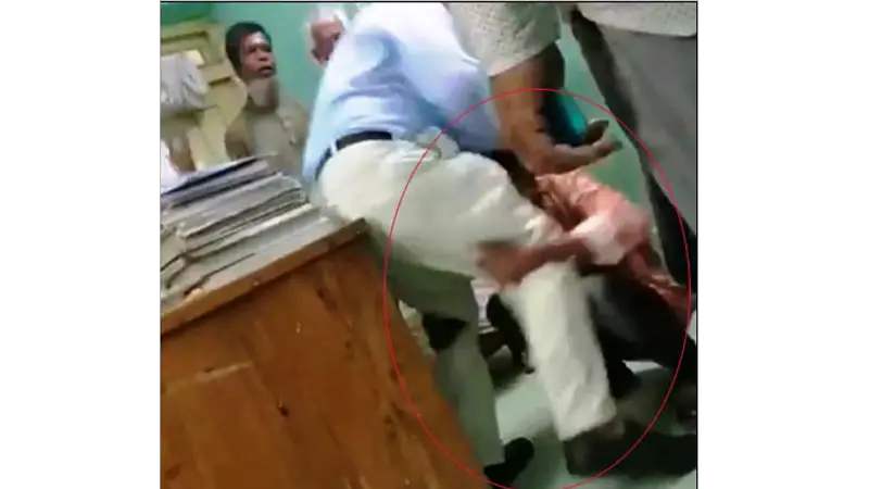 শরীয়তপুর সদর হাসপাতালে রোগীকে পেটালেন চিকিৎসক শরীয়তপুর সদর হাসপাতালে রোগীকে পেটালেন চিকিৎসক