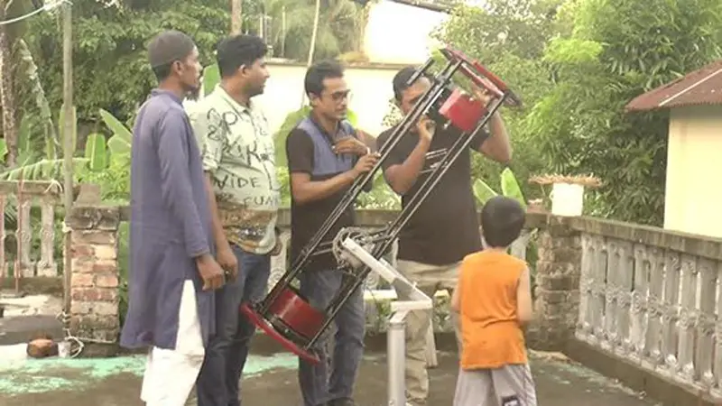টেলিস্কোপ বানিয়ে তাক লাগিয়েছে ভোলার যুবক টেলিস্কোপ বানিয়ে তাক লাগিয়েছে ভোলার যুবক