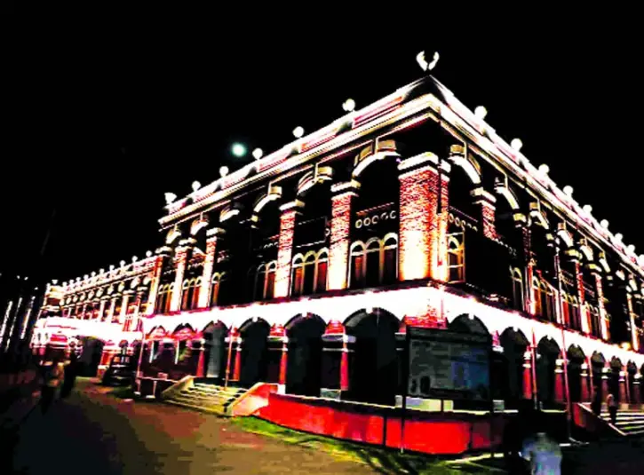 আর্কিটেকচারাল লাইটিং উদ্ভাসিত কালেক্টরেট ভবন আর্কিটেকচারাল লাইটিং উদ্ভাসিত কালেক্টরেট ভবন