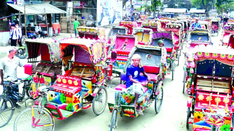 বিদ্যুত সাশ্রয়ে ‘বাধা’ ব্যাটারিচালিত রিক্সা