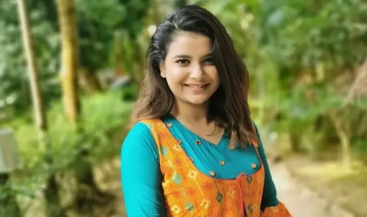 প্রাক্তন স্বামীর বিয়েতে অভিনন্দন জানালেন ফারিয়া প্রাক্তন স্বামীর বিয়েতে অভিনন্দন জানালেন ফারিয়া