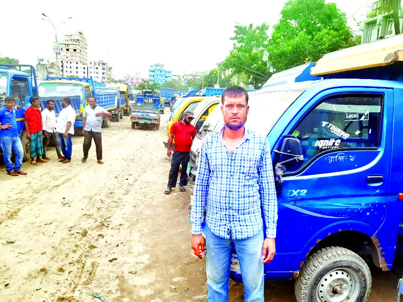 ট্রাকচালক রুবেল মেয়েকে ডাক্তার বানাতে চান ট্রাকচালক রুবেল মেয়েকে ডাক্তার বানাতে চান