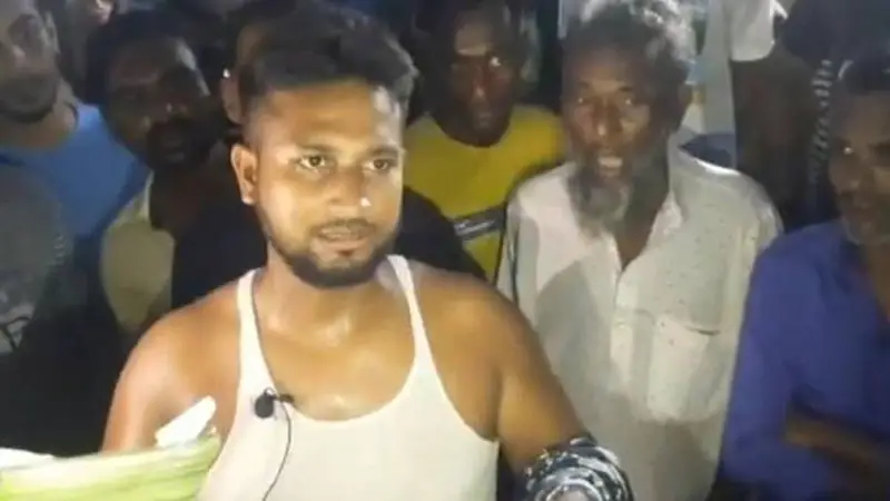 মোটরসাইকেল চালককে মামলা দেয়ায় কাঁদলেন মোটরসাইকেল চালককে মামলা দেয়ায় কাঁদলেন