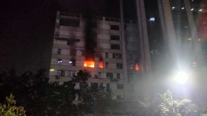 রাজধানীর সিটি সেন্টার কলেজের হোস্টেল ভবনে আগুন রাজধানীর সিটি সেন্টার কলেজের হোস্টেল ভবনে আগুন