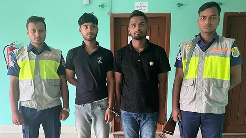 কক্সবাজারে ‌‌টর্চার সেলে পর্যটক নির্যাতন, গ্রেফতার ২