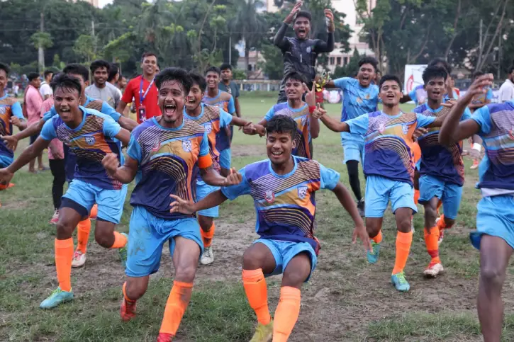 প্রতিশোধ নিয়ে চ্যাম্পিয়ন নীলফামারীর ছমির উদ্দিন স্কুল প্রতিশোধ নিয়ে চ্যাম্পিয়ন নীলফামারীর ছমির উদ্দিন স্কুল