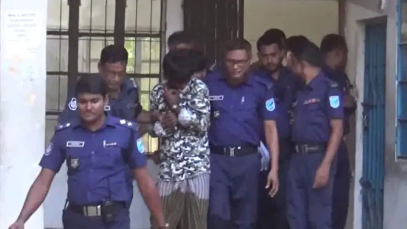 চলন্ত বাসে নারী ধর্ষণ : আদালতে স্বীকারোক্তিমূলক জবানবন্দি প্রদান চলন্ত বাসে নারী ধর্ষণ : আদালতে স্বীকারোক্তিমূলক জবানবন্দি প্রদান
