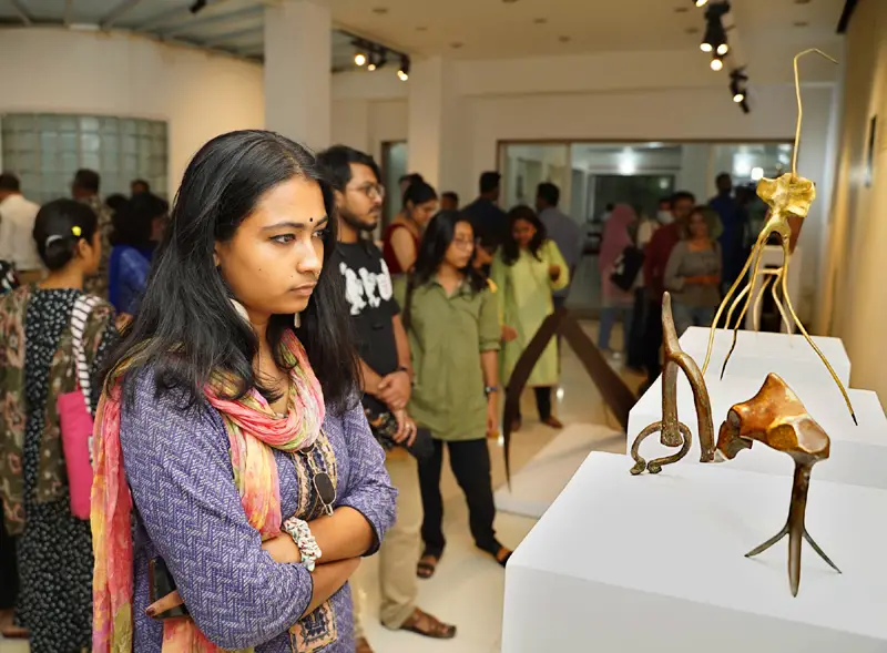 জীবনের প্রতিচ্ছবিময় শিল্পকর্ম প্রদর্শনী ‘জেন্টল গ্রাস’ জীবনের প্রতিচ্ছবিময় শিল্পকর্ম প্রদর্শনী ‘জেন্টল গ্রাস’