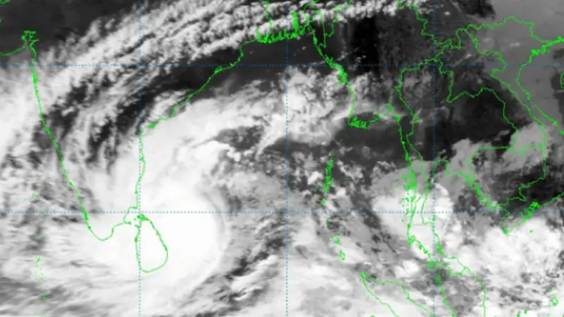 ঘূর্ণিঝড় ‘মানদৌস’, সমুদ্র বন্দরগুলোতে ২ নম্বর সংকেত