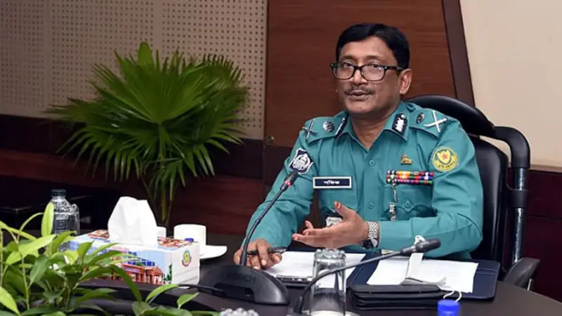 জঙ্গিবাদ প্রতিরোধে সর্তক থাকার নির্দেশ ডিএমপি কমিশনারের জঙ্গিবাদ প্রতিরোধে সর্তক থাকার নির্দেশ ডিএমপি কমিশনারের