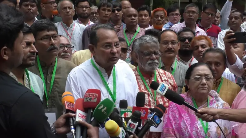 বাংলাদেশ রাষ্ট্র ও জনগণ চারটি বিপদের মুখে রয়েছে বাংলাদেশ রাষ্ট্র ও জনগণ চারটি বিপদের মুখে রয়েছে