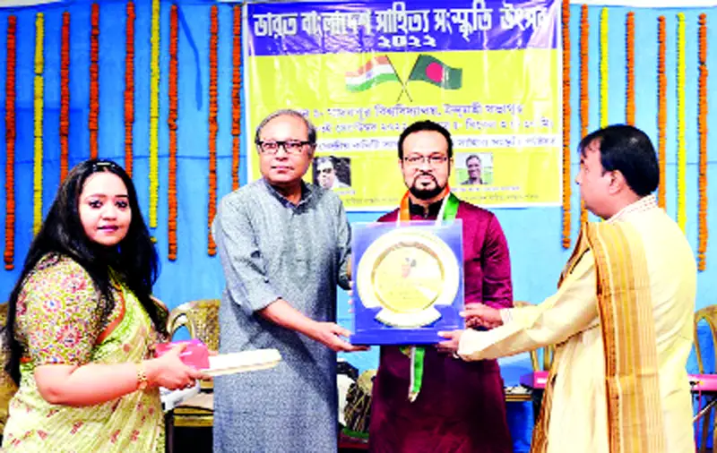 ইন্দিরা গান্ধী স্বর্ণপদক পেলেন এম মিরাজ হোসেন ইন্দিরা গান্ধী স্বর্ণপদক পেলেন এম মিরাজ হোসেন