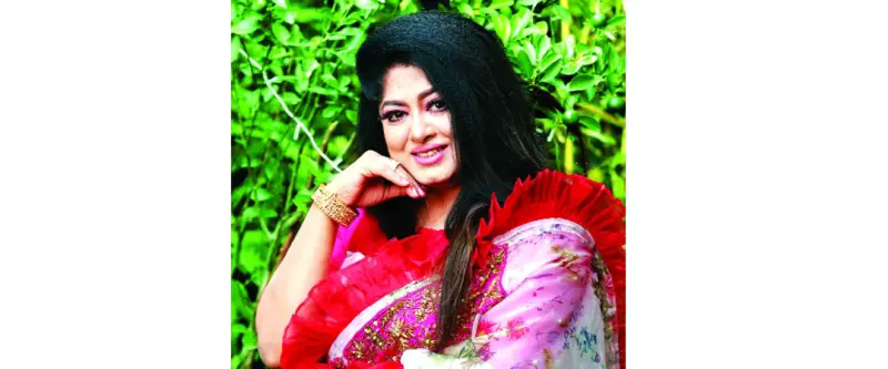 নতুন পরিচয়ে মৌসুমী নতুন পরিচয়ে মৌসুমী