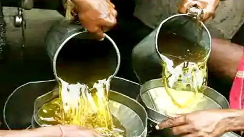 পাম অয়েলে ১২ ও চিনিতে ৬ টাকা কমানোর সুপারিশ পাম অয়েলে ১২ ও চিনিতে ৬ টাকা কমানোর সুপারিশ