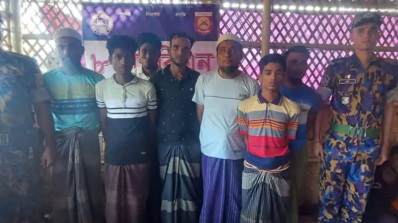 উখিয়ায় ক্যাম্প থেকে ১৯ রোহিঙ্গা গ্রেফতার উখিয়ায় ক্যাম্প থেকে ১৯ রোহিঙ্গা গ্রেফতার
